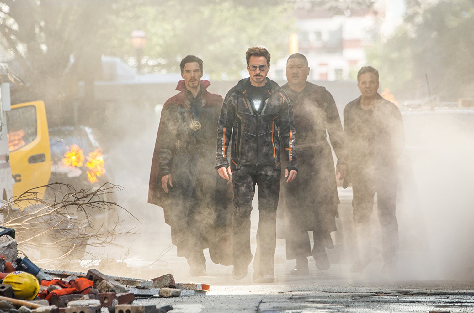 Tony Stark, Dr Strange and Bruce Banner in Avengers Infinity War